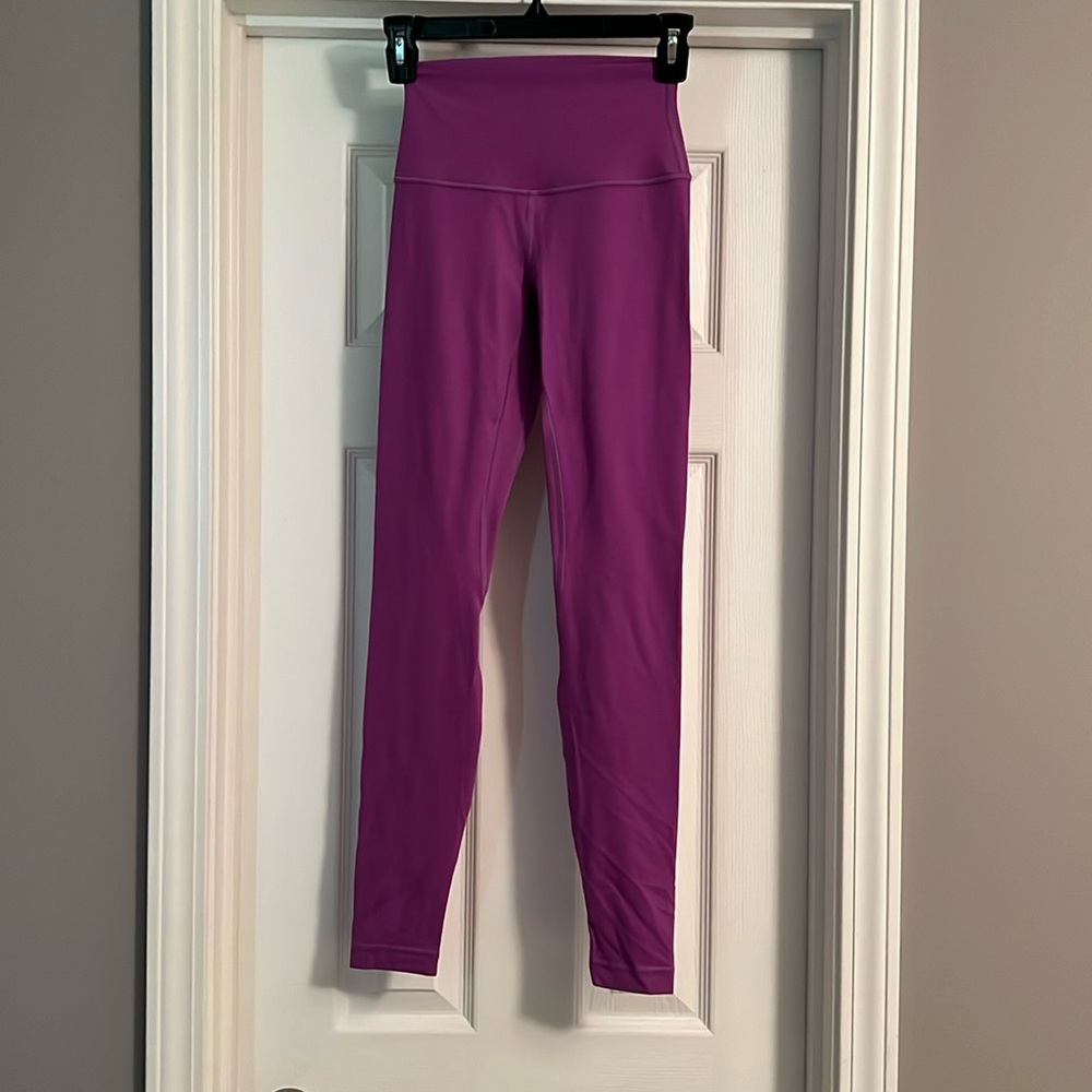Lulu align leggings! A little too small!! Only worn a few times!
